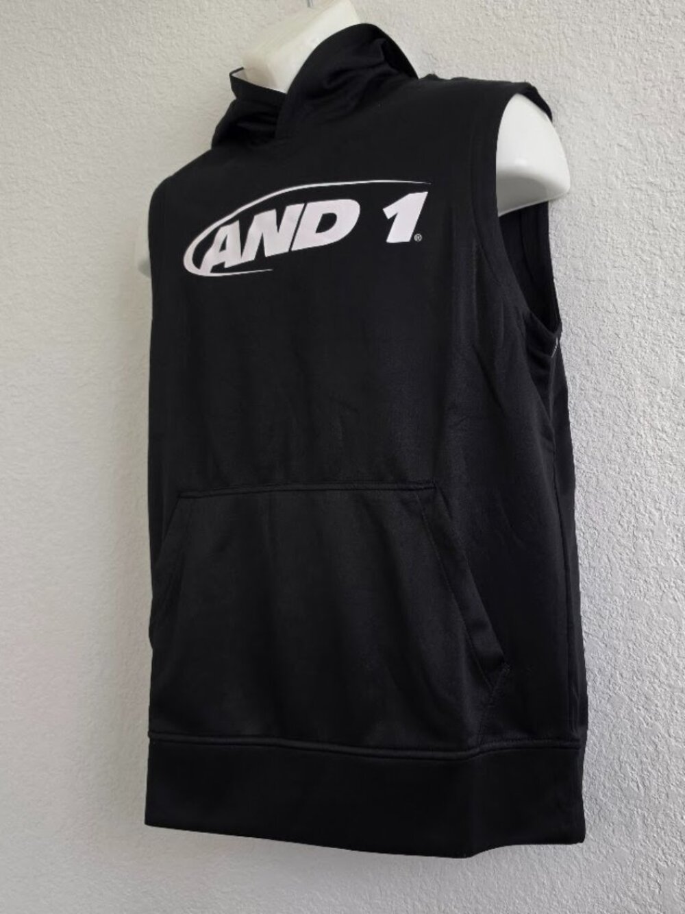 And1 muscle hoodie mens. Size M. NWT.